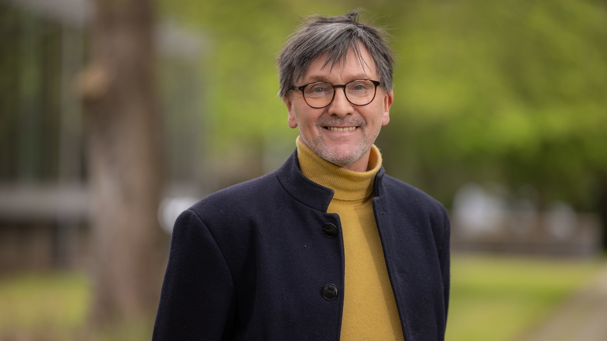 Christmas Around the World with Paul Herriott