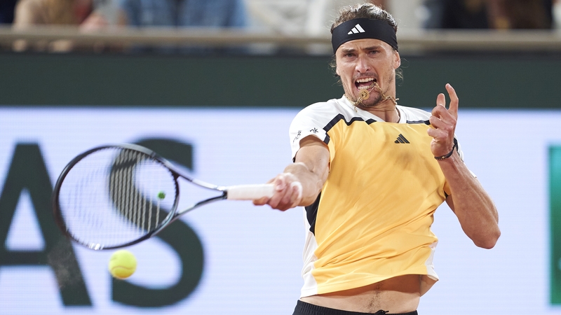 Zverev advances to a fourth straight semi-final at Roland Garros