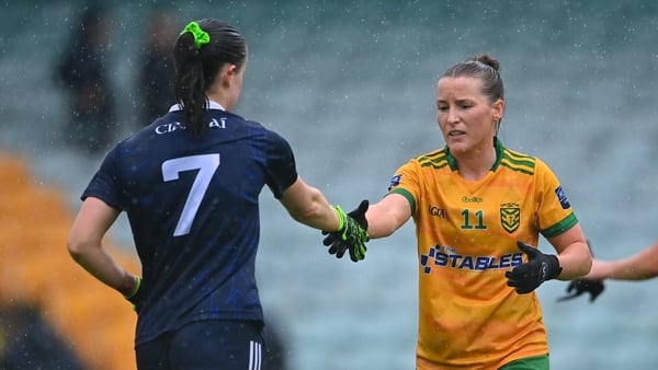 Donegal's Niamh McLaughlin and Kerry's Aoife Dillane shake hands after the draw