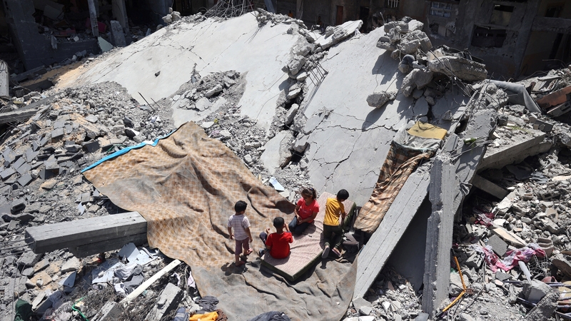 Israeli tanks advanced in the Tel al-Sultan area in the west of Rafah