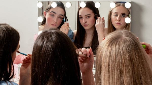 Girls' Night - Eimear Lynch's photos of Ireland's teen discos