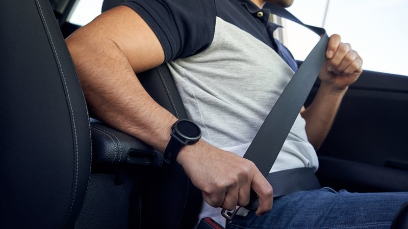 Seat belt wearing rates by drivers decreased by 4%, the survey found