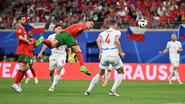 Cristiano Ronaldo heads off target