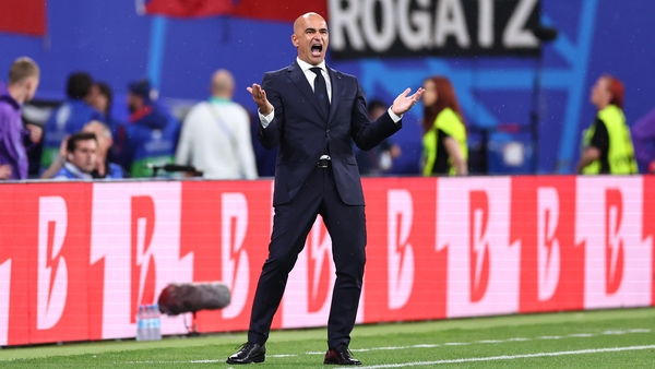Roberto Martínez on the sideline