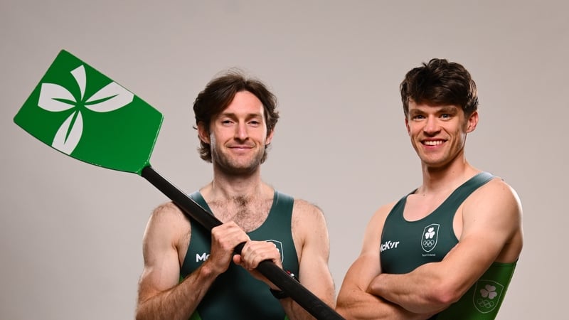 Fintan McCarthy (R) with boat-mate Paul O'Donovan