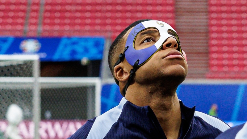 Kylian Mbappe will have to wear a protective mask against the Dutch