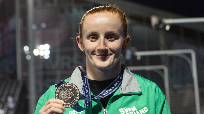 Danielle Hill secures a second medal at the European Championships in the 100m backstroke final, finishing second.