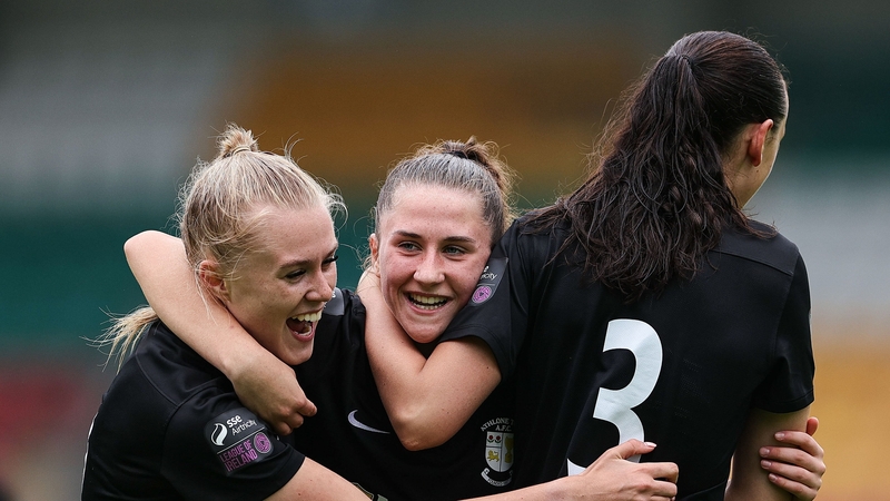 Isabel Ryan (C) celebrates her winning goal for Athlone