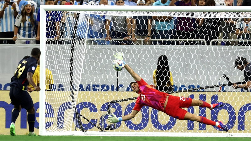 Emiliano Martinez saves Alan Minda's spot-kick