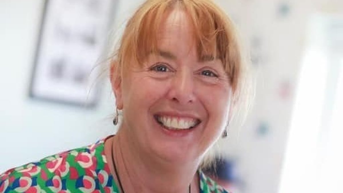 Úna Mhic Dhonnacha, Bean gnó.