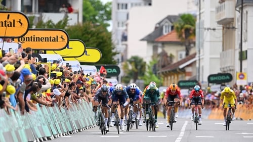 Mask must be worn by everyone who will be in contact with riders and members of the cycling teams
