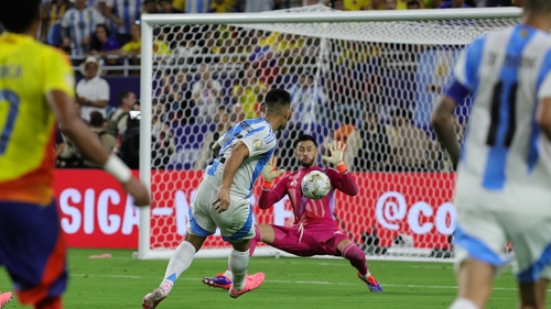 Lautaro Martínez scores the winning goal