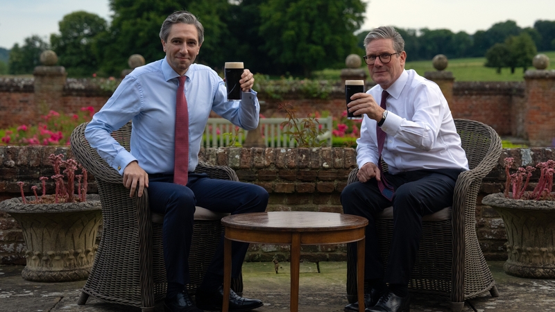 Taoiseach Simon Harris and British Prime Minister Keir Starmer raised two pints of stout at Chequers