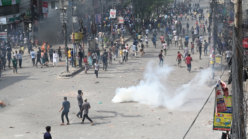 Hundreds of protesters demanding reform of civil service hiring rule overwhelmed riot police who had fired at them with rubber bullets
