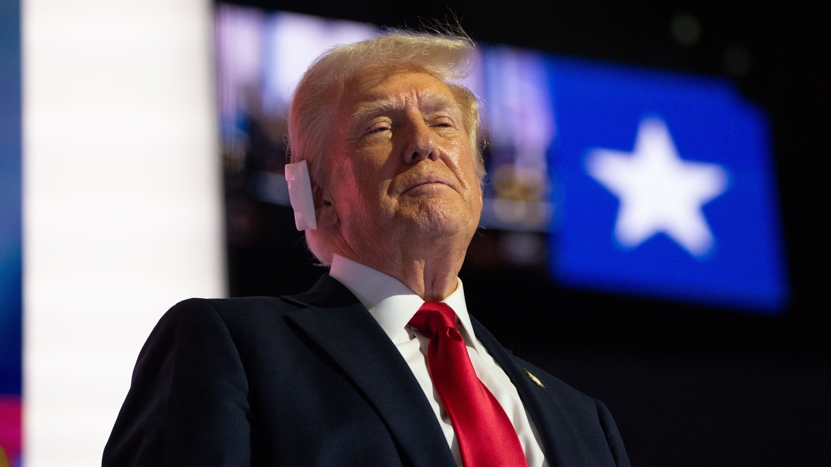 Donald Trump launches a series of personal attacks against Kamala Harris at Atlanta rally 