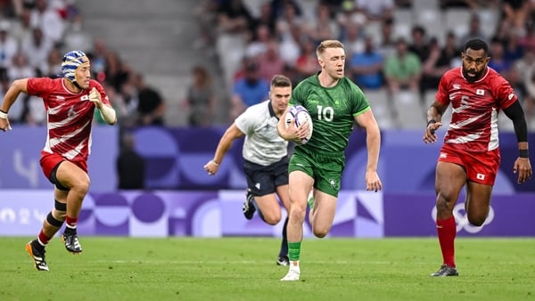 Terry Kennedy gets away