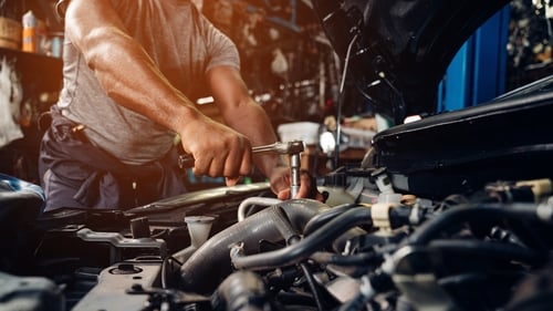The deal between SIMI and SIPTU affects craft workers such as car mechanics, HGV mechanics, agricultural mechanics, light vehicle body repairers - including panel beaters and spray painters - which work across the motor industry in Ireland