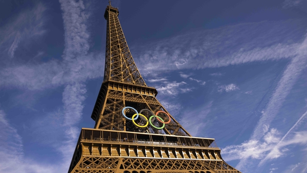 The Eiffel tower decorated with the Olympic rings