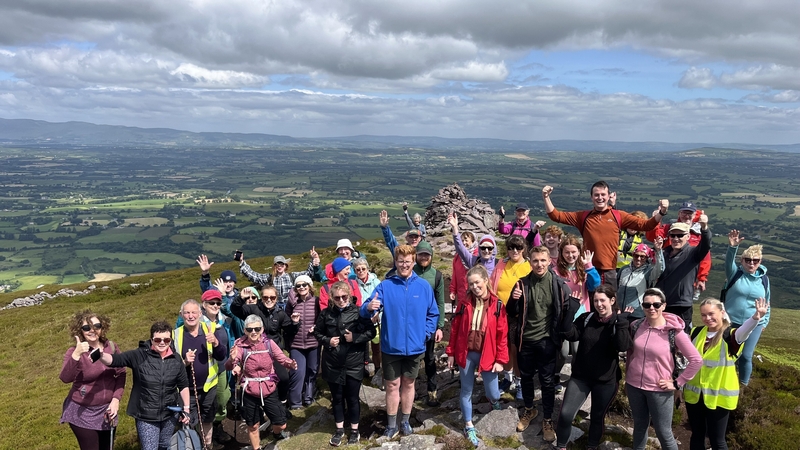 Spot the Kerry Cowboy! On the hilltop with the Siúlóidí crowd.
