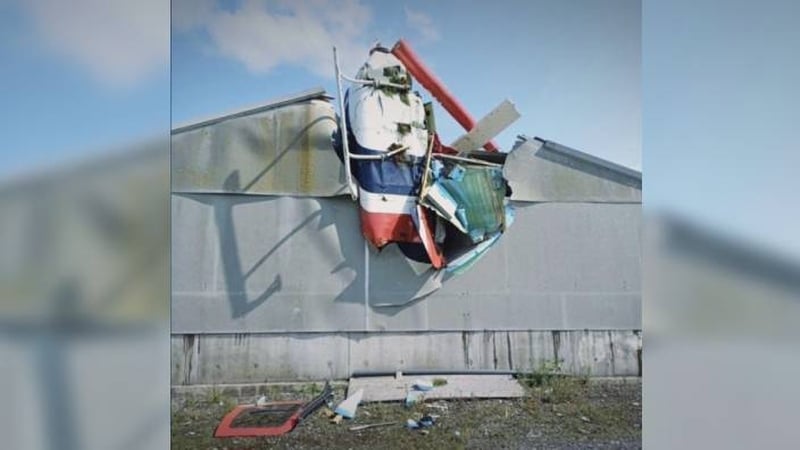 Daoine gortaithe i dtimpiste héileacaptair i gCo na hIarmhí