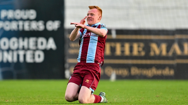 Shane Farrell was inspired form, with his former boss Damien Duff looking on form the stands