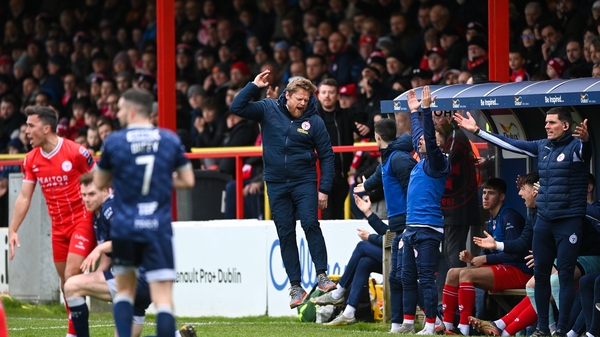 Damien Duff has told his players to embrace their position as pacesetters in the league