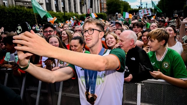 Daniel Wiffen takes a selfie with fans on O'Connell Street