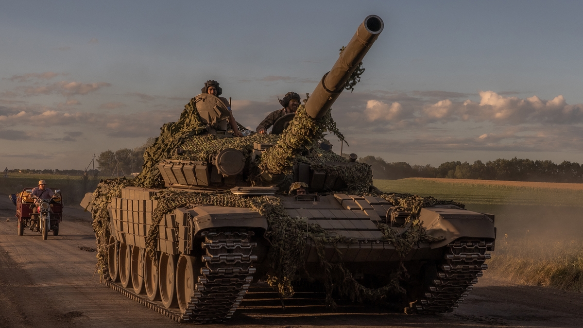 Israel braces for attack and Ukraine captures Russian territory