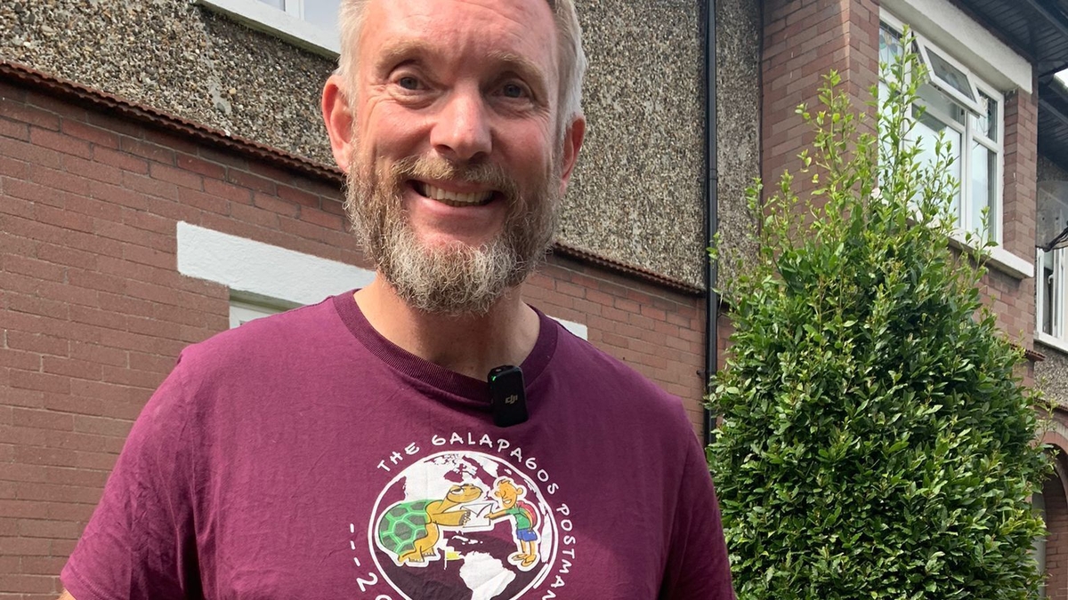 The Galapagos Postman Delivers In Dublin