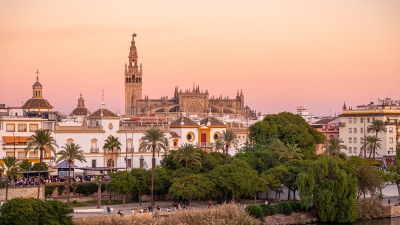 Seville's holiday apartments could have their water cut off if they do not comply with regulations