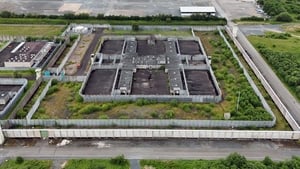 Eoghan Mac Cormaic : Údar an leabhair ‘Beart le Briathar,’ fear é féin a chaith tréimhse mar phríosúnach sa gCeis Fhada.                     show image