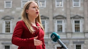 Mairéad Farrell TD : Urlabhraí Caiteachais Phóiblí Shinn Féin.  show image