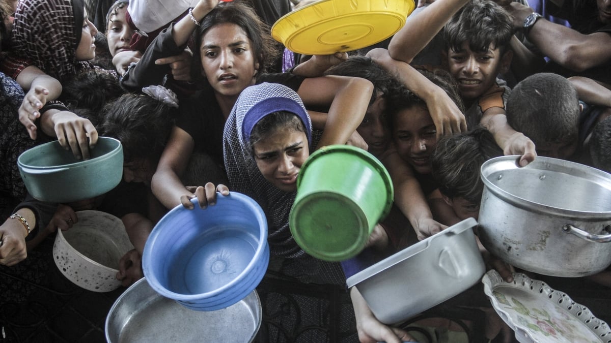 Hamas official said armed group would not engage with new proposals while Israel continued its starvation war in Gaza