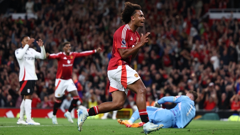 Joshua Zirkzee celebrates the winning goal