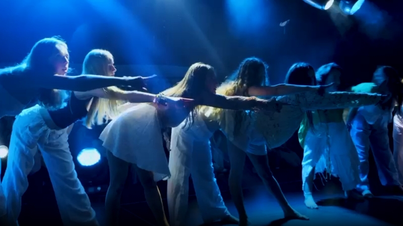 The concert is the latest collaboration between Coláiste Lurgan and the Welsh youth organisation Urdd Gobaith Cymru who have released seven co-productions to date