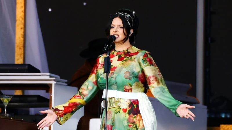 "Due to an error by the Reading production team we accidentally cut Lana Del Rey's incredible set short by five minutes"