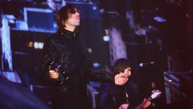 Liam and Noel Gallagher at Murrayfield Stadium Edinburgh, 2000. Photo by Patrick Ford/Redferns.