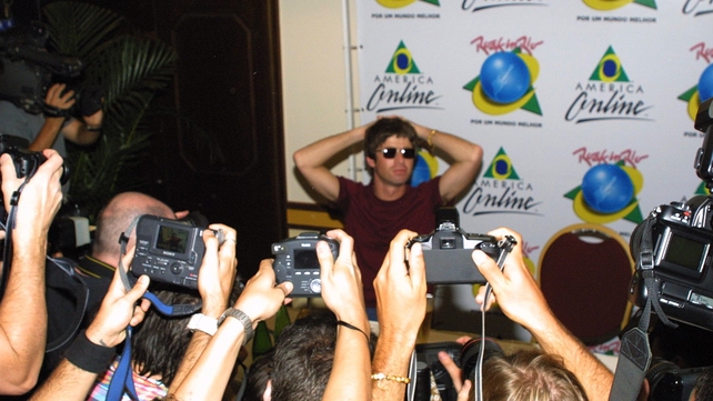 Noel Gallagher during Rock In Rio II - Day 1 at Rock City in Rio de Janeiro, Brazil, 2001. Photo by Theo Wargo/WireImage.