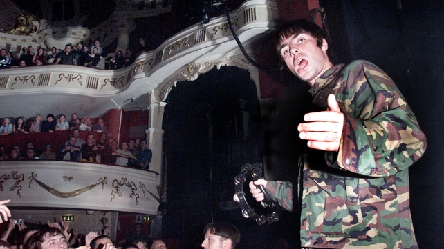 Oasis play a secret gig at Shepherd's Bush in London following their announcement that they will not tour abroad again, 2001. Photo by Dave Hogan/Mission Pictures/Getty Images.