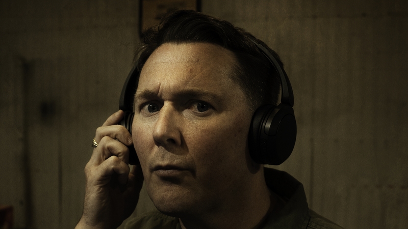 Playwright and actor, Shane Casey. Idir shúgradh agus dáiríre.