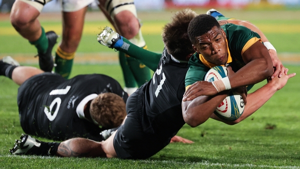 Grant Williams dives over for the winning try