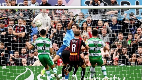 Filip Piszczek heads home against 10 man Shamrock Rovers