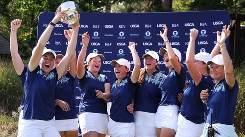 Sara Byrne raises the Curtis Cup for GB&I