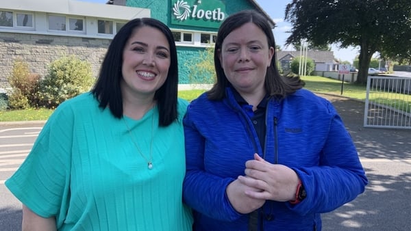 AONTAS CEO Dearbháil Lawless (L) with paralympian Ailish Dunne
