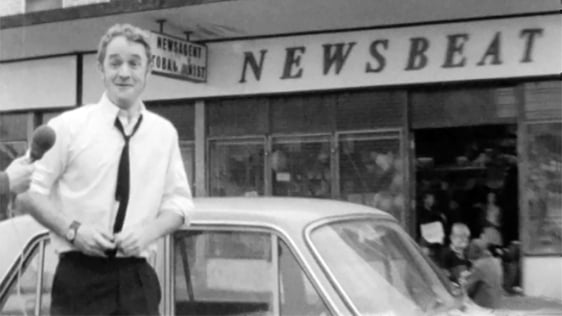 Irish actor Frank Kelly performs in a comedy sketch for 'Newsbeat' in 1969.