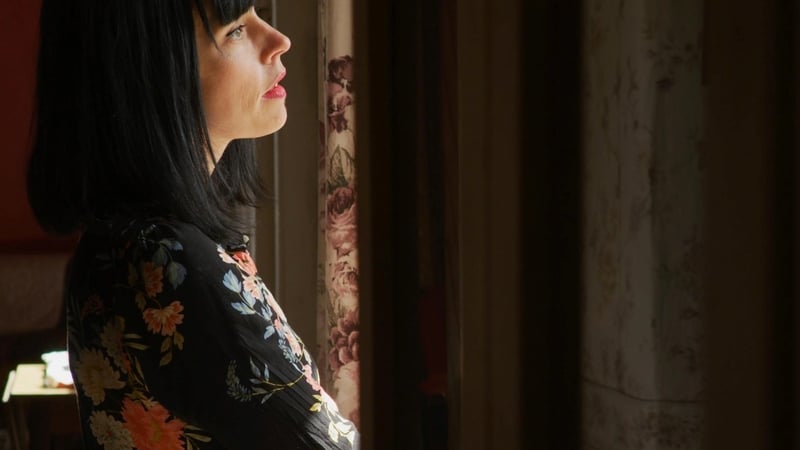 Doireann Ní Ghríofa, file agus údar A Ghost in the Throat.