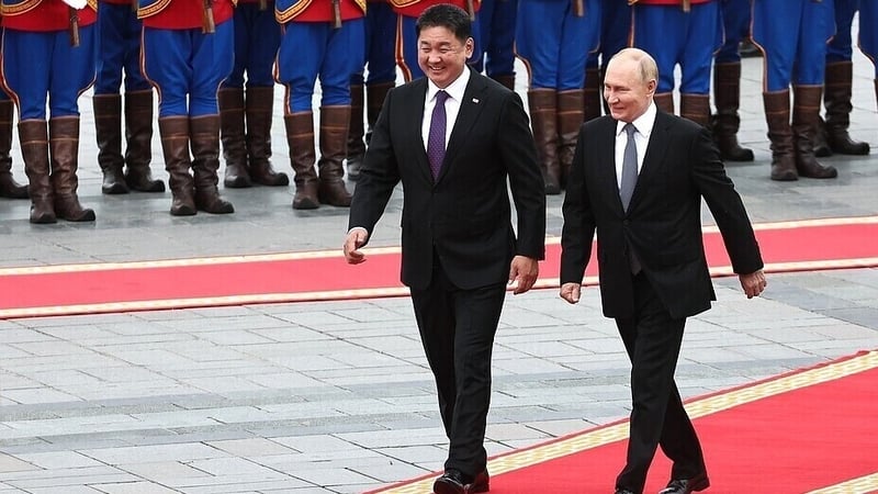 Russian President Vladimir Putin and Mongolian President Ukhnaagiin Khurelsukh (Pic: Kremlin Press Office)
