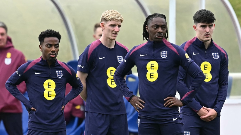 Angel Gomes (l) and Tino Livramento (r) are players that excite Paul Robinson