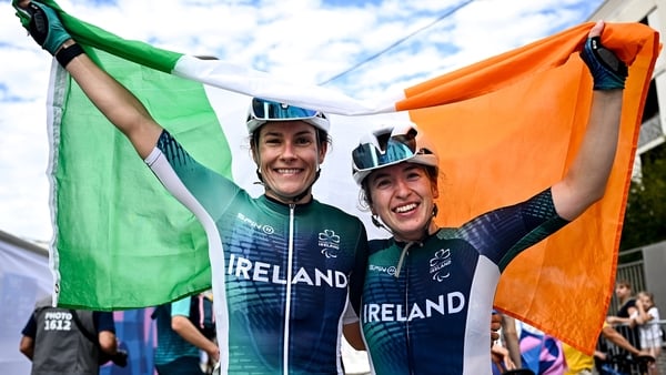 Katie-George Dunlevy (L) and pilot Linda Kelly