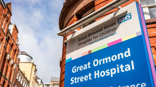 An urgent review has been launched into 721 cases of children seen by a former consultant orthopaedic surgeon at Great Ormond Street Hospital in London